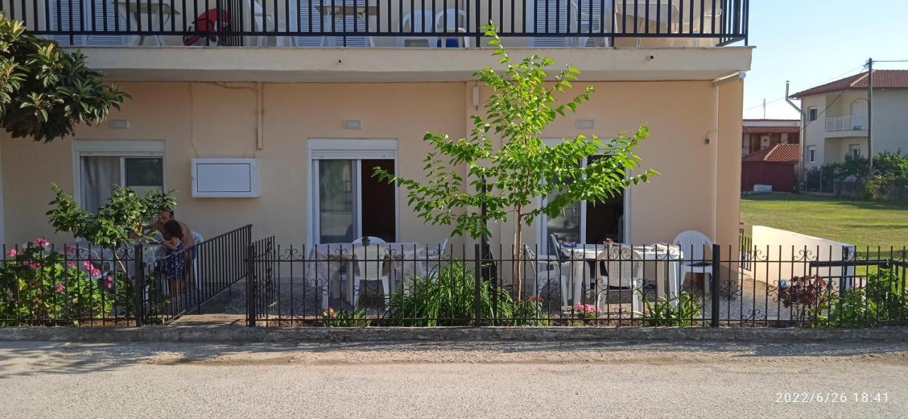 Aparthotel Lemonis House Nea Skioni Exterior foto